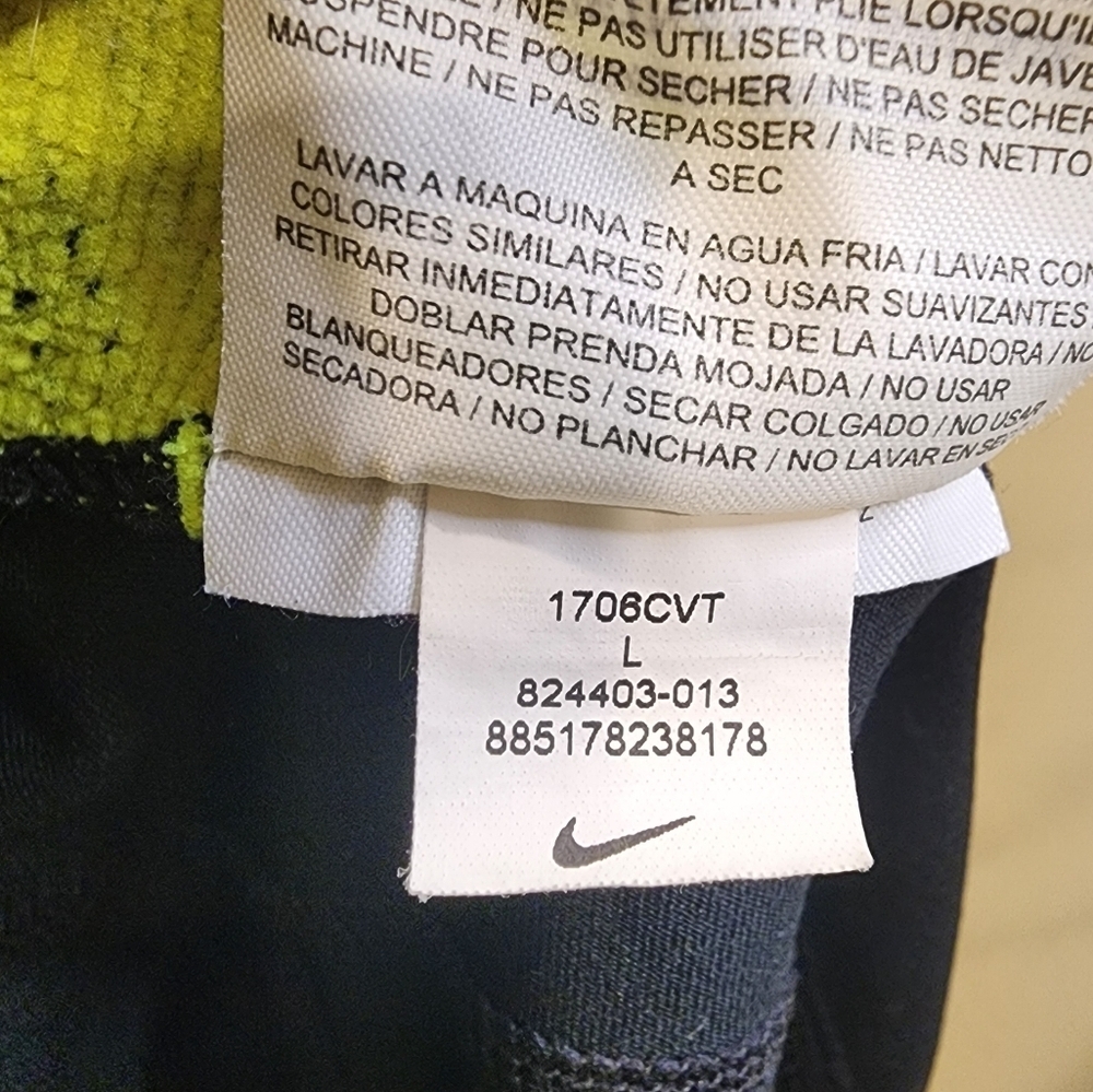 Nike women's Training Athletic Short size L - Picture 8 of 8